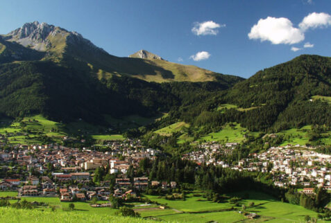 Borno e le montagne dell'Altopiano del Sole in estate