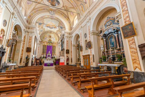 interno della chiesa parrocchiale di San Lorenzo a Angolo Terme Altopiano del Sole