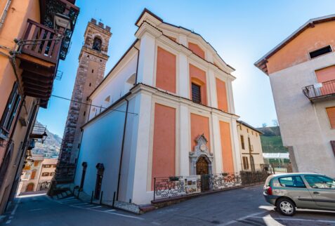 esterno della chiesa parrocchiale di San Lorenzo Angolo Terme Altopiano del Sole