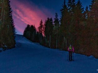 risalita in notturna di sci d'alpinismo sulle piste di Borno Ski Area Monte Altissimo Altopiano del Sole