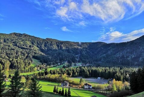 vista della località ogne e del monte altissimo di Borno Altopiano del Sole in estate