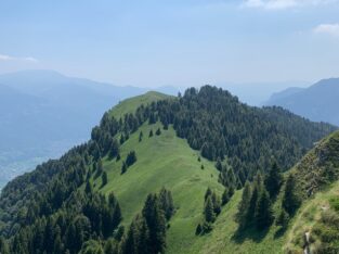 sentiero panoramico sulle cime di Borno Ski Area Monte Altissimo Altopiano del Sole