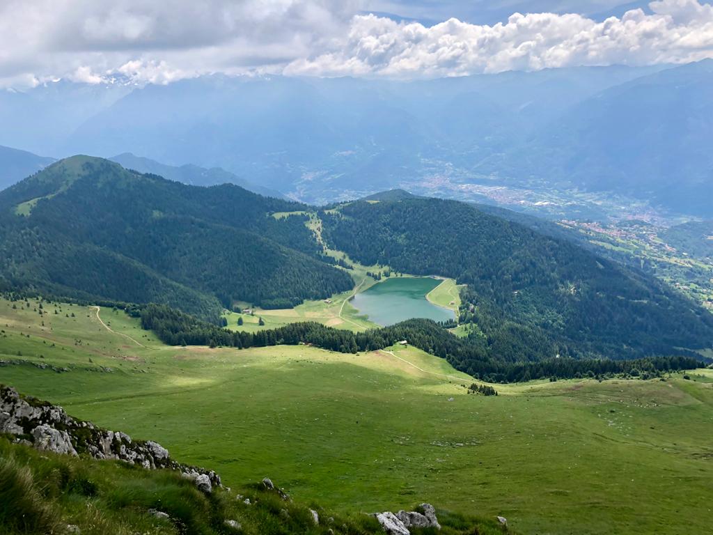 Lago di Lova Borno Altopiano del Sole e Valle Camonica