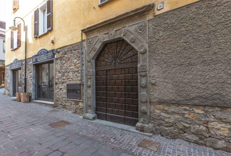 Portale Via Vittorio Veneto Borno Altopiano del Sole