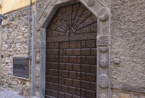 Portale Via Vittorio Veneto Borno Altopiano del Sole