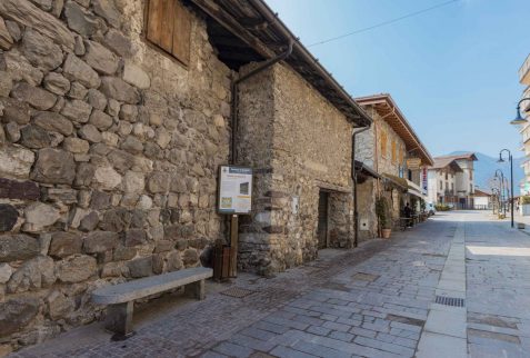 Torre dei Barète Borno Altopiano del Sole