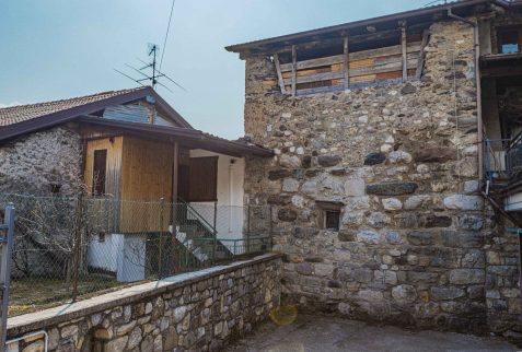 Torre dei Michéi Borno Altopiano del Sole