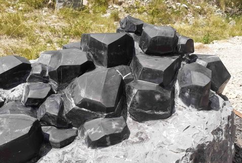 scultura frammenti di luna Lozio Altopiano del Sole