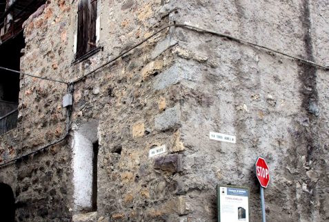 Torre degli Agnellini Borno Altopiano del Sole