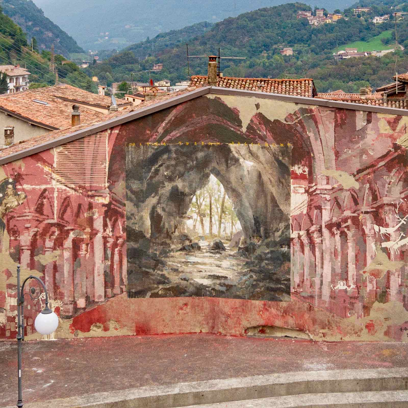 Dipinto Gonzalo Borondo Piazza Casari Malegno Altopiano del Sole