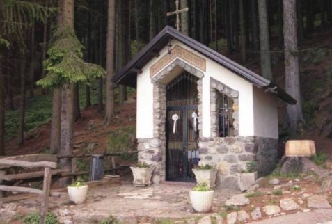 Chiesetta di Sedulzo Borno Altopiano del Sole